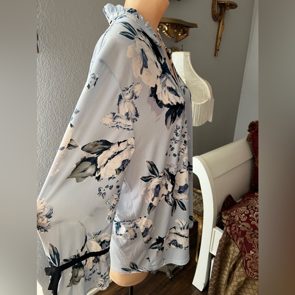 Karl Lagerfeld blouse - Picture 5 of 7